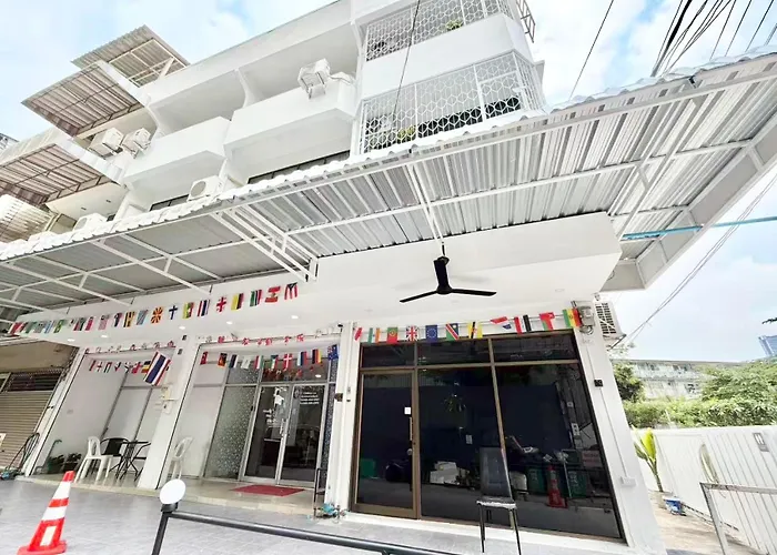 S Sukhumvit48 Near Phrakanong Bts 2001 Hotel *